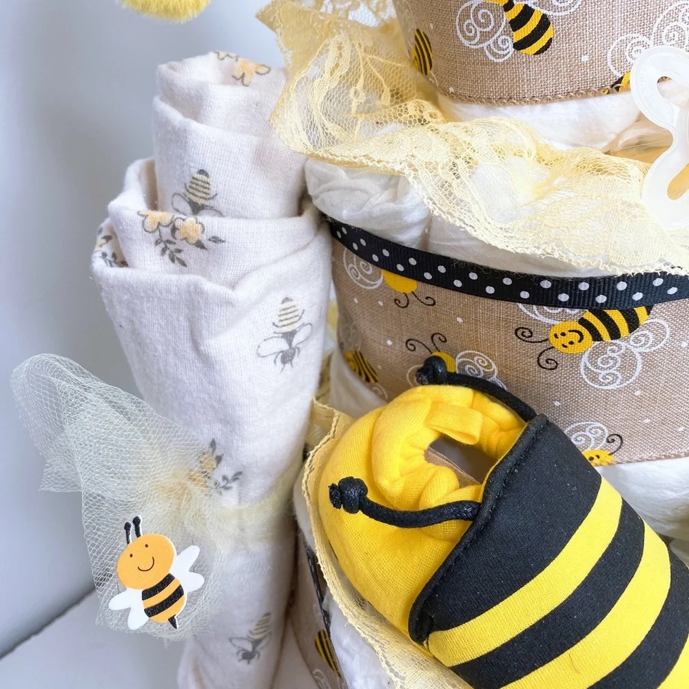 Slipping Baby Bee Diaper Cake, Bumblebee Baby shower